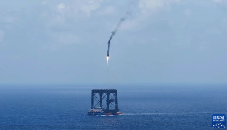 长征十号乙首飞成功 我国运载火箭首次实现可控回收